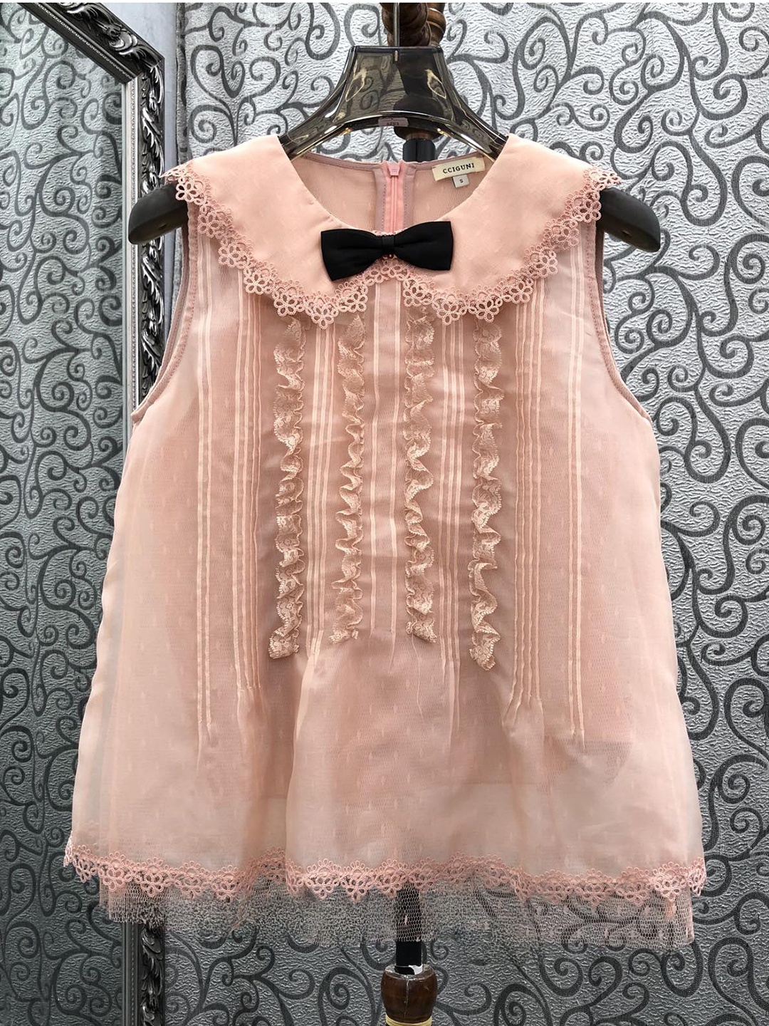 Milan Small Town Girl Style Sl - Street Fashion Of Milan avaliação e preço